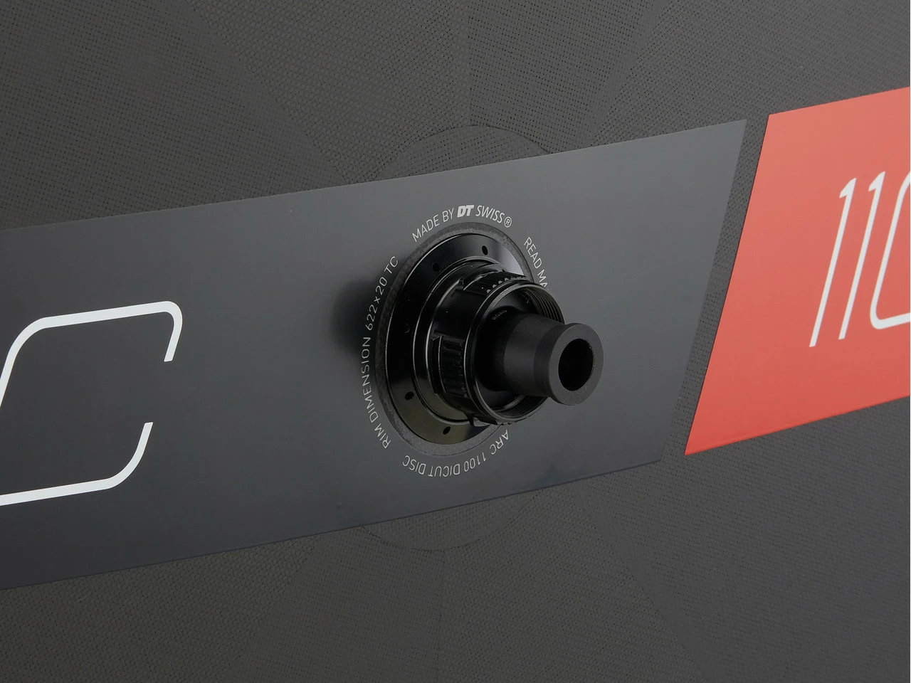 Dt-swiss ARC 1100 DICUT 50/Scheibe Carbon Disc Center Lock 28" Laufradsatz 10 Dt-swiss ARC 1100 DICUT 50/Scheibe Carbon Disc Center Lock 28" Laufradsatz - Image 8