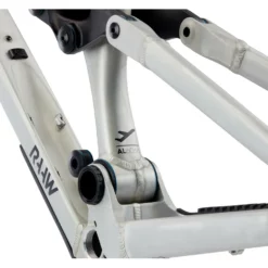 RAAW Mountain Bikes Madonna V2.2 29" Rahmenkit Mit ÖHLINS TTX 2 Air Und RXF38 M.2 -Fahrräder Verkäufe 459955